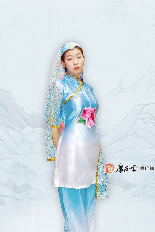 華服當(dāng)潮丨潔白素雅 用純凈之色打開(kāi)回族服飾