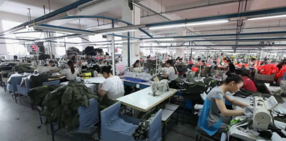 荊門新港服裝 融合傳統(tǒng)與創(chuàng)新的時尚力量